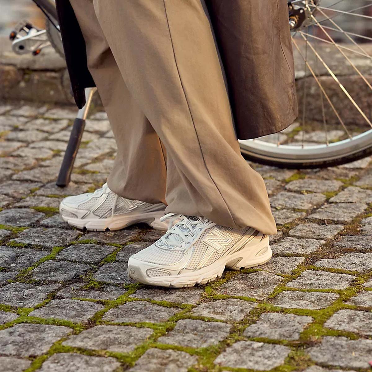 New Balance Sneaker U740WM2 White Metallic Silver