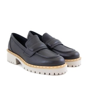 Donna Carolina Olivia Nero Grained Loafer