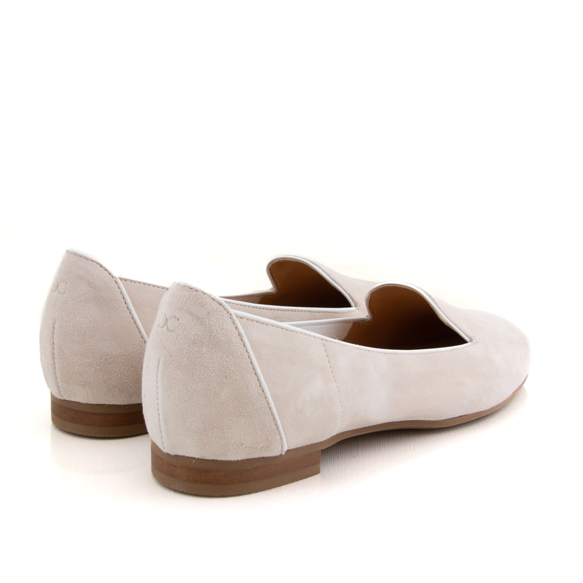 Donna Carolina Clara Ecru Flats